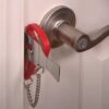 攜帶型防盜門鎖 the portable door lock